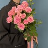 3 кустовые розовые розы Одилия 60 см